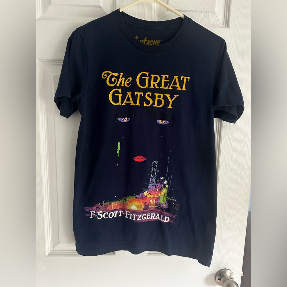 The Great Gatsby Graphic Tee - Picture 5 of 9
